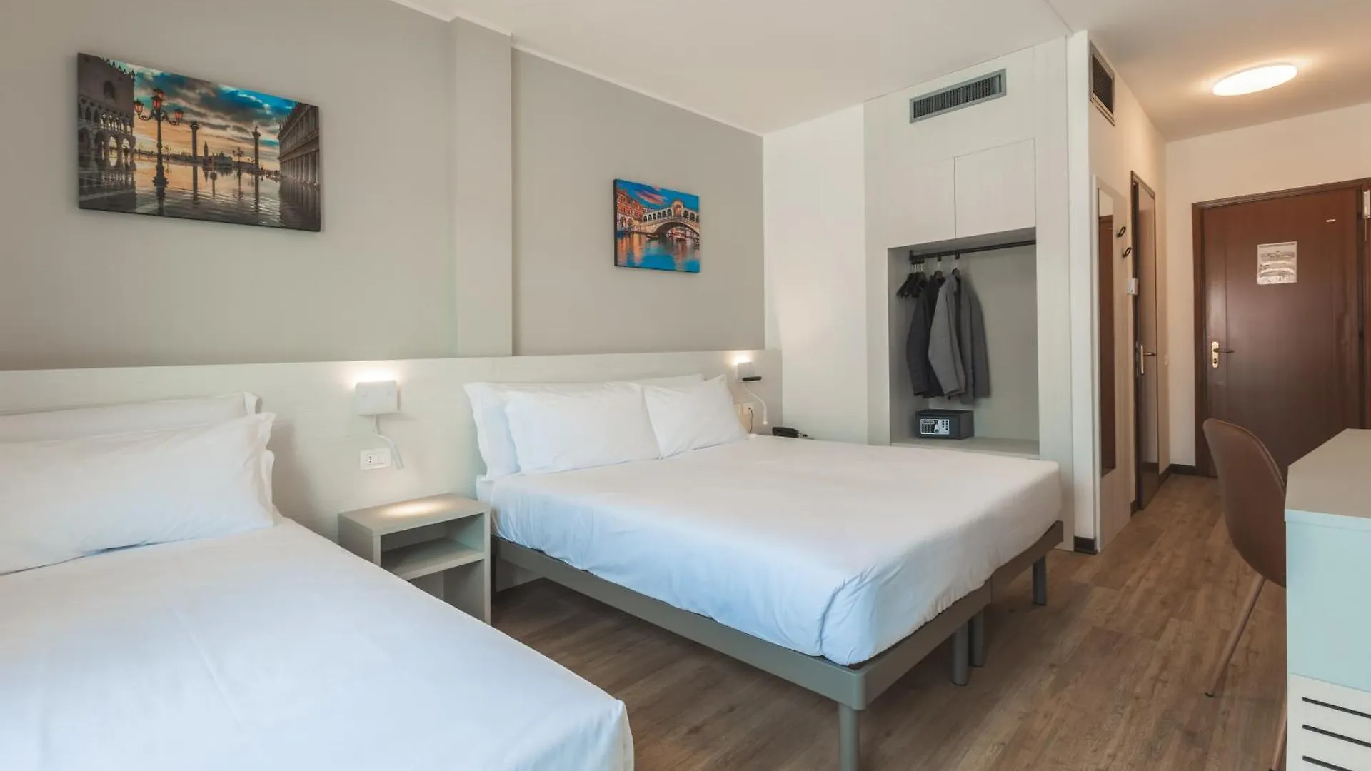 Centro Hotel - Venice Airport Маркон