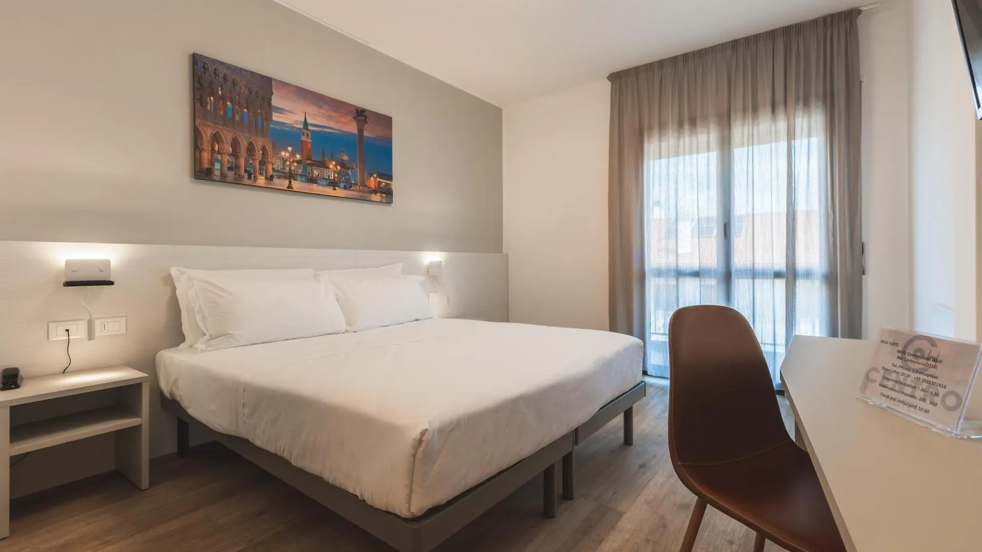 Centro Hotel - Venice Airport Маркон
